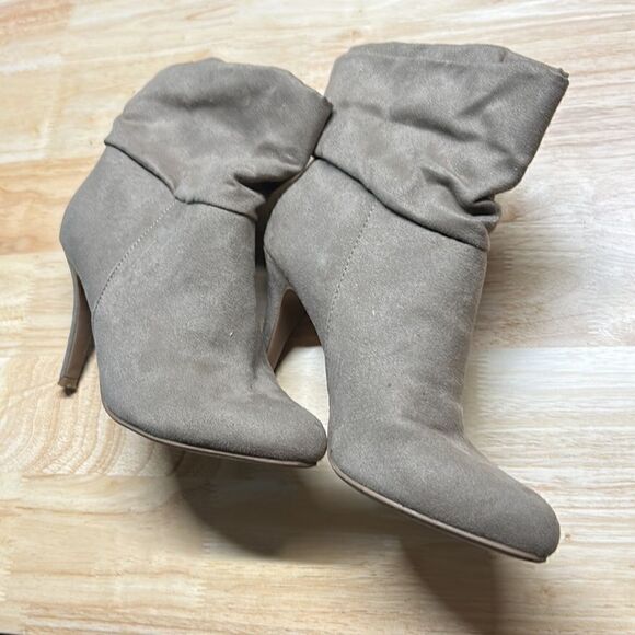 Women’s Suede Heel Boots - Picture 1 of 7